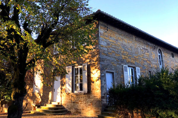 res-mont-or-1-residence-pierre-facade