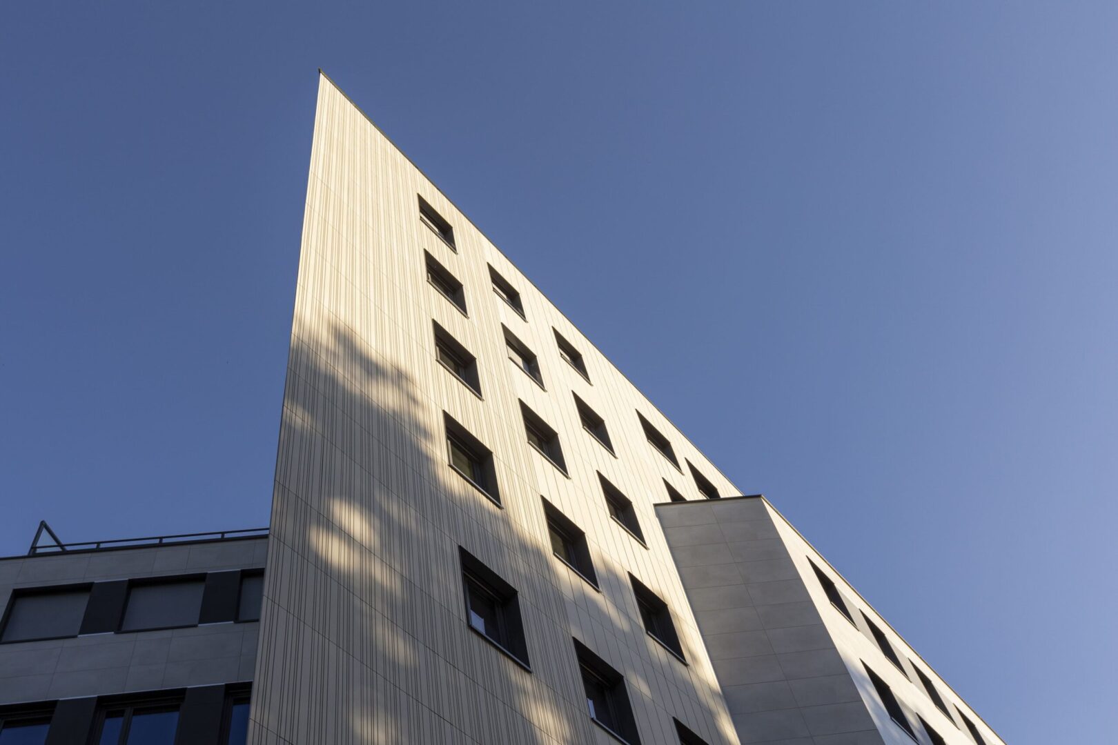 facade vue bas batiment 